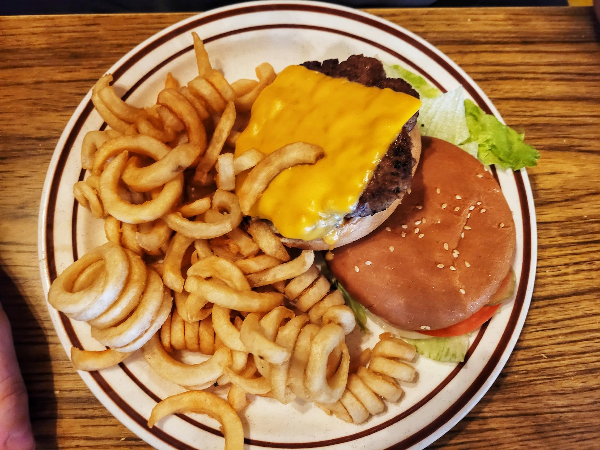 photo of peggy sue's 50's diner cheeseburger