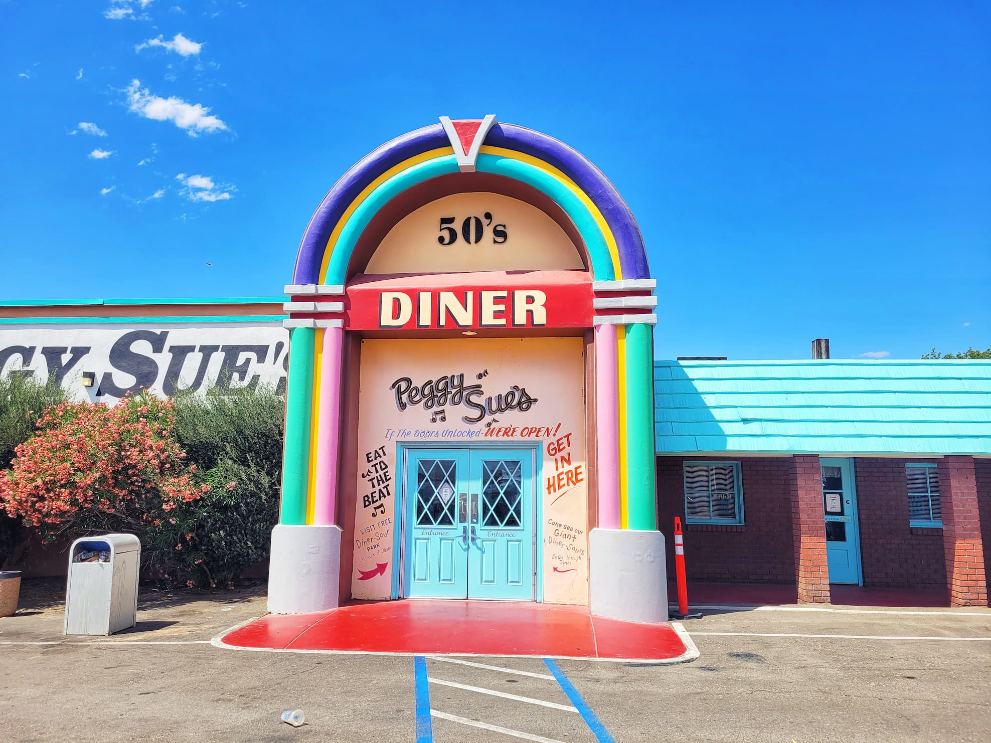photo of peggy sue's 50's diner