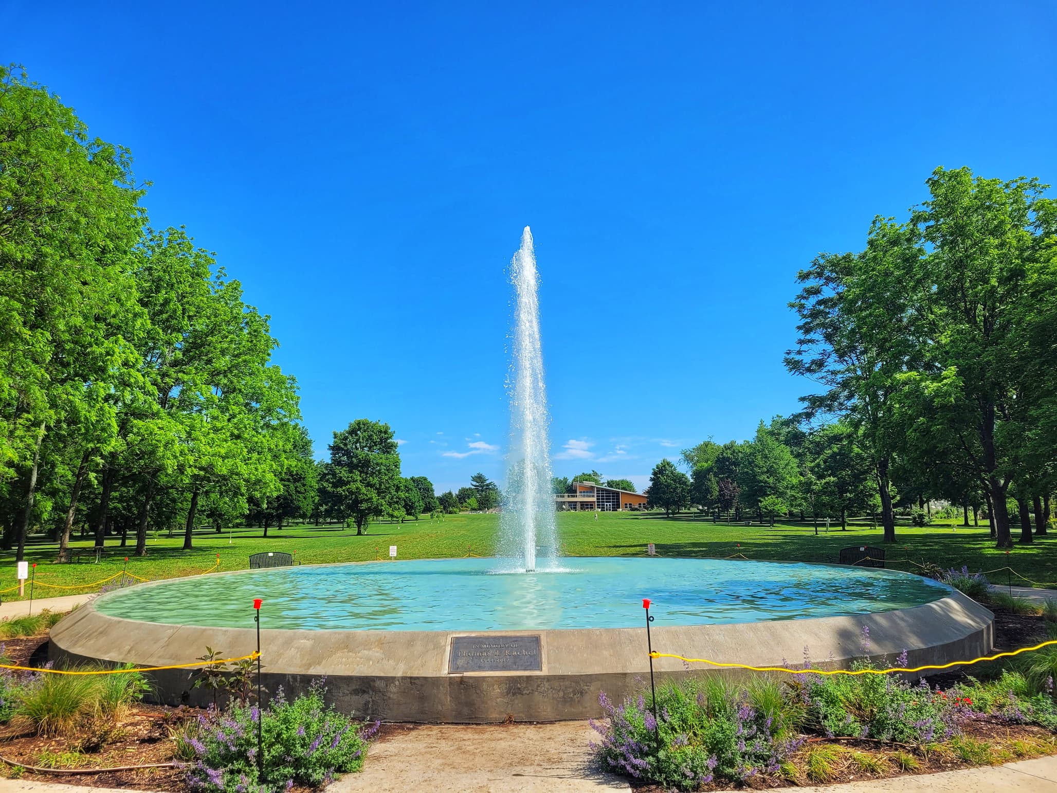 photo of fountain at springfield botanic garden