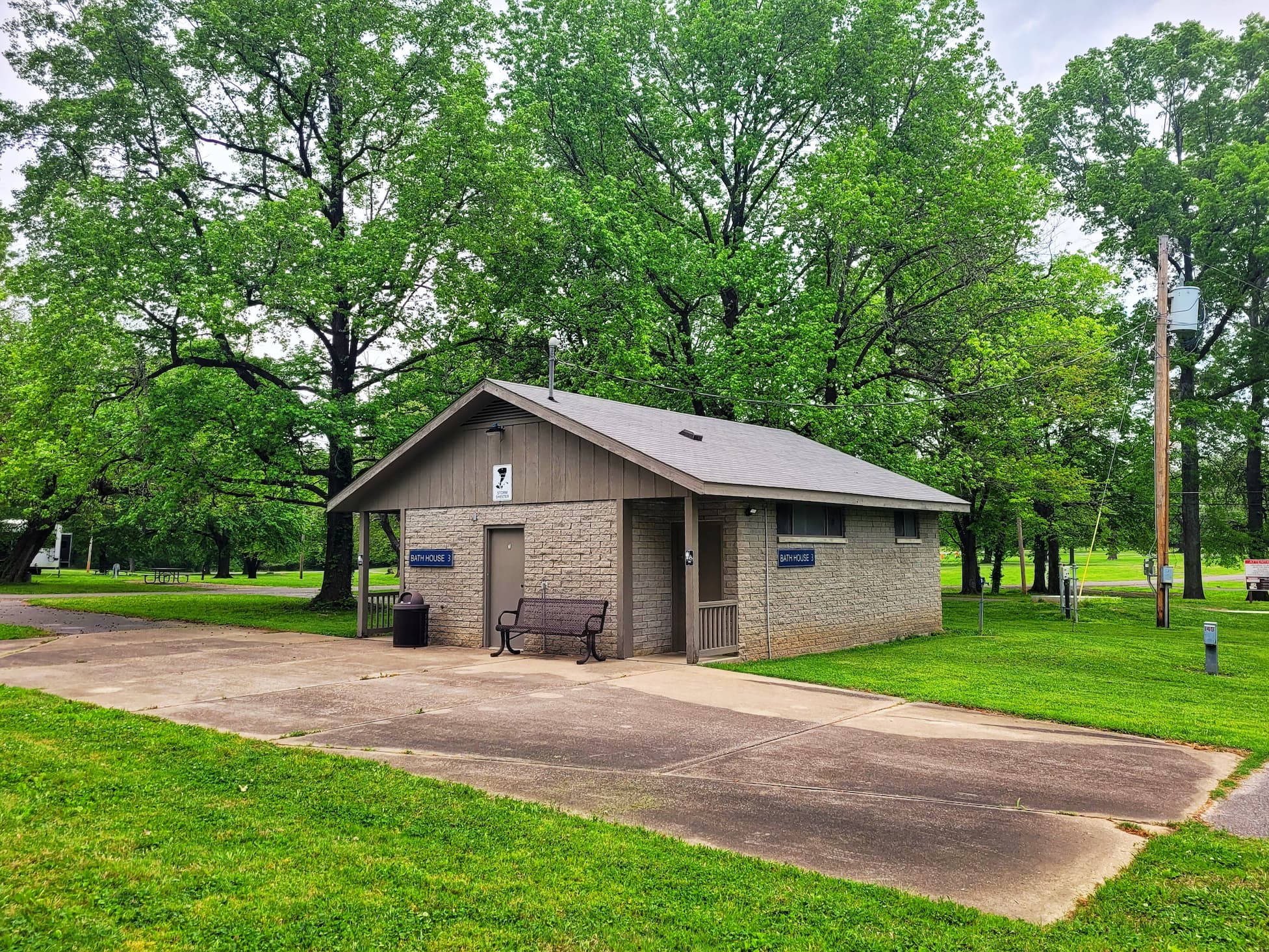 photo of kentucky dam village state resort park campground showerhouse