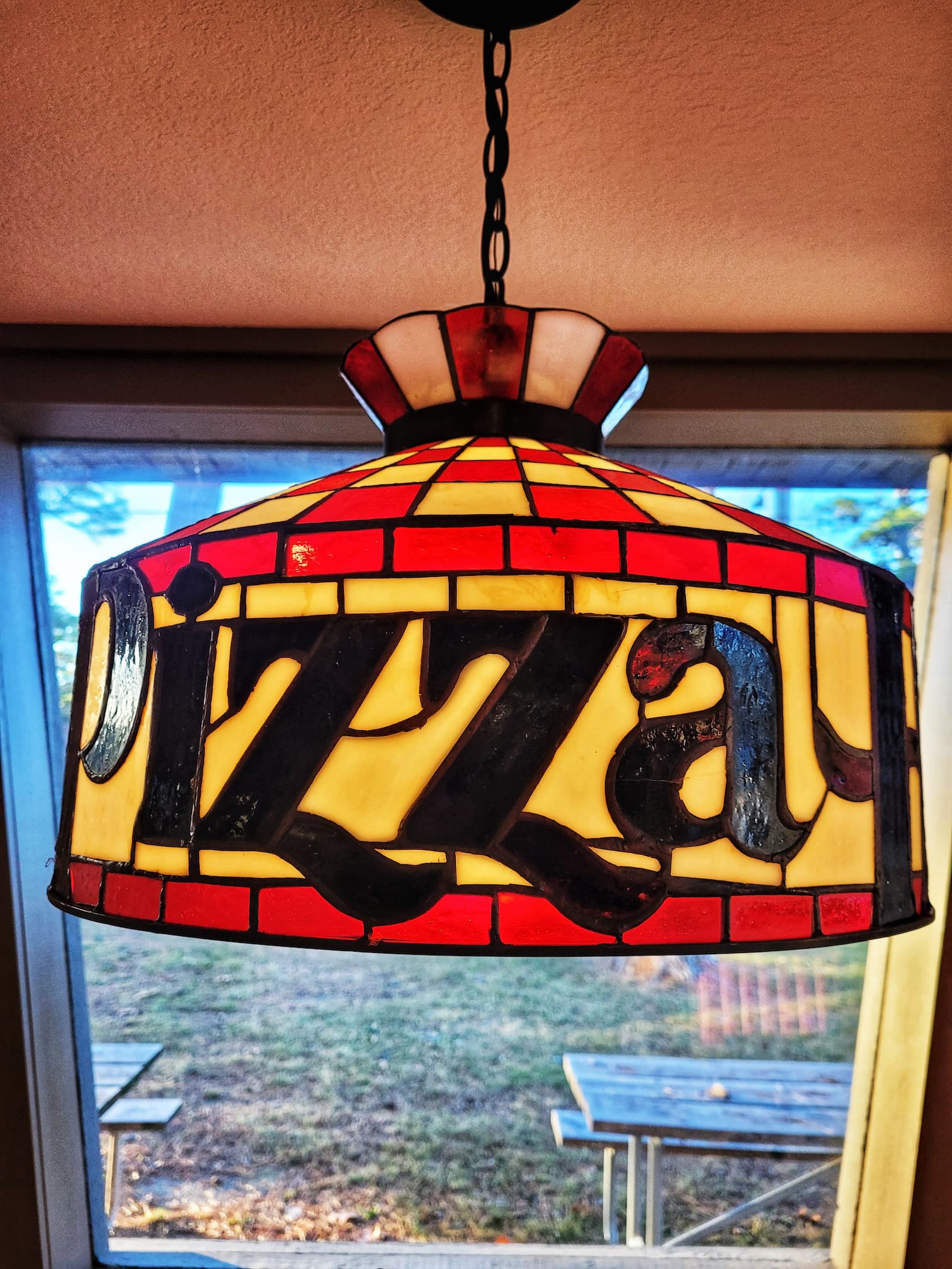 photo of pizza hut lamp